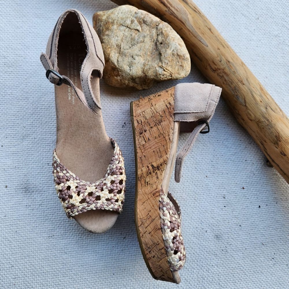 Toms woven beige sandals cork bottom